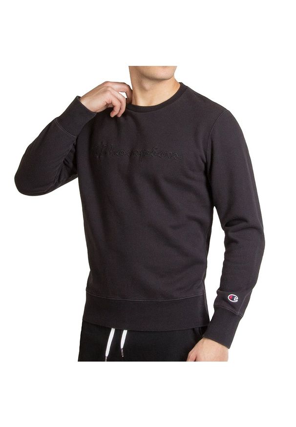 Champion Script Logo Sweatshirt > 215207-KK001. Materiał: bawełna, polar. Długość rękawa: długi rękaw. Długość: długie. Wzór: aplikacja. Styl: klasyczny