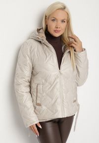 Born2be - Ciemnoszara Pikowana Kurtka z Odpinanym Kapturem Falenea. Okazja: na co dzień. Kolor: szary. Materiał: jeans. Styl: casual