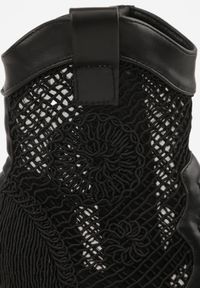 Born2be - Czarne Ażurowe Botki Kowbojki z Haftem na Niskim Obcasie Typu Stożek Bertolina. Okazja: na co dzień. Kolor: czarny. Materiał: jeans. Wzór: ażurowy, haft. Obcas: na obcasie. Styl: casual, klasyczny, wizytowy. Wysokość obcasa: niski #9