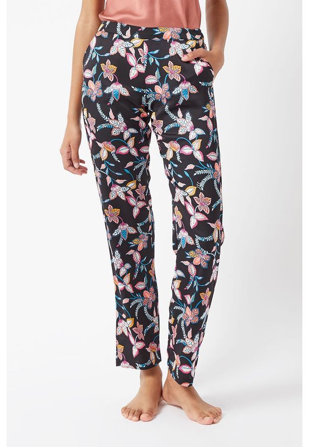 Etam - Spodnie piżamowe Badia. Kolor: czarny. Materiał: tkanina, poliester, satyna