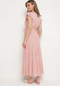 Born2be - Różowa Sukienka Cadulenn. Typ kołnierza: kołnierz z falbankami. Kolor: różowy. Materiał: tkanina. Długość rękawa: krótki rękaw. Wzór: aplikacja, kwiaty, nadruk. Styl: boho. Długość: maxi #7