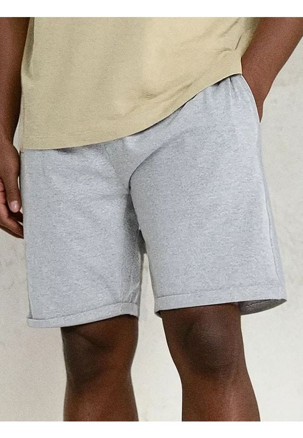 Sinsay - Szorty - szary. Kolor: szary. Materiał: dzianina, bawełna, dresówka