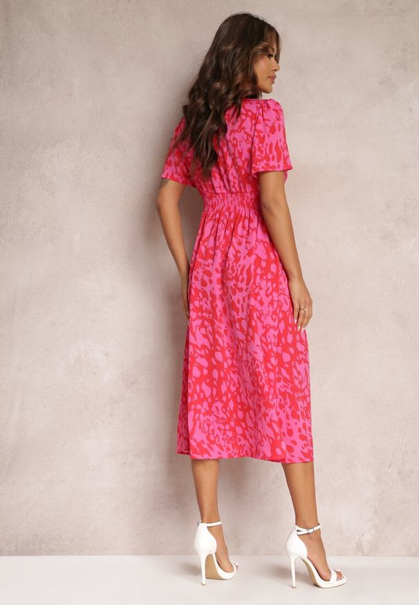 Renee - Czerwono-Różowa Taliowana Sukienka Midi z Krótkim Rękawem i Gumkami w Talii Zerala. Kolor: czerwony. Materiał: tkanina. Długość rękawa: krótki rękaw. Sezon: wiosna, lato. Długość: midi