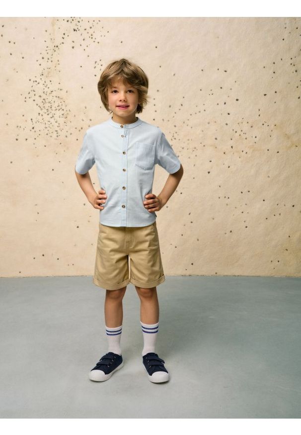 Sinsay - Szorty jeansowe z podwijanymi nogawkami - beżowy. Kolor: beżowy. Materiał: jeans
