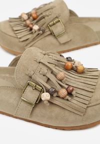 Renee - Zielone Klapki na Platformie Ozdobione Koralikami Klamrami i Frędzlami Leurecea. Okazja: na co dzień. Kolor: zielony. Materiał: jeans. Wzór: aplikacja. Sezon: lato. Obcas: na platformie. Styl: casual, elegancki #6