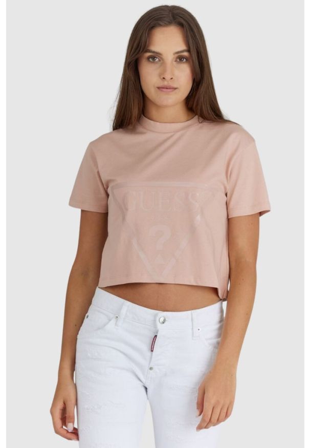 Guess - GUESS Krótki różowy t-shirt damski z logo, Rozmiar XS. Kolor: różowy. Materiał: bawełna. Długość: krótkie