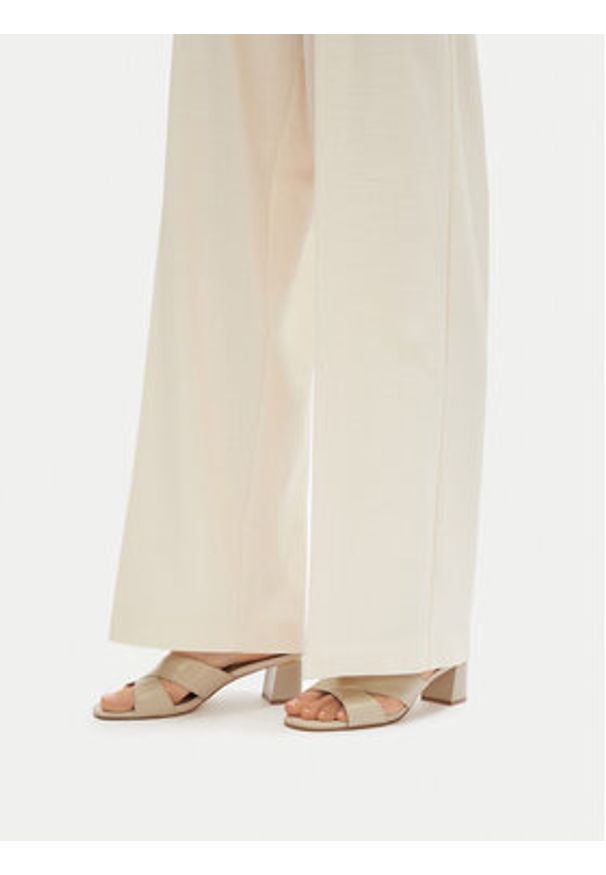 Lasocki Klapki WYL3454-11Z Beżowy. Kolor: beżowy. Materiał: skóra