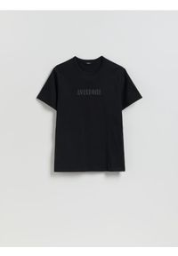Reserved - T-shirt slim z nadrukiem - czarny. Kolor: czarny. Materiał: dzianina, bawełna. Wzór: nadruk #1