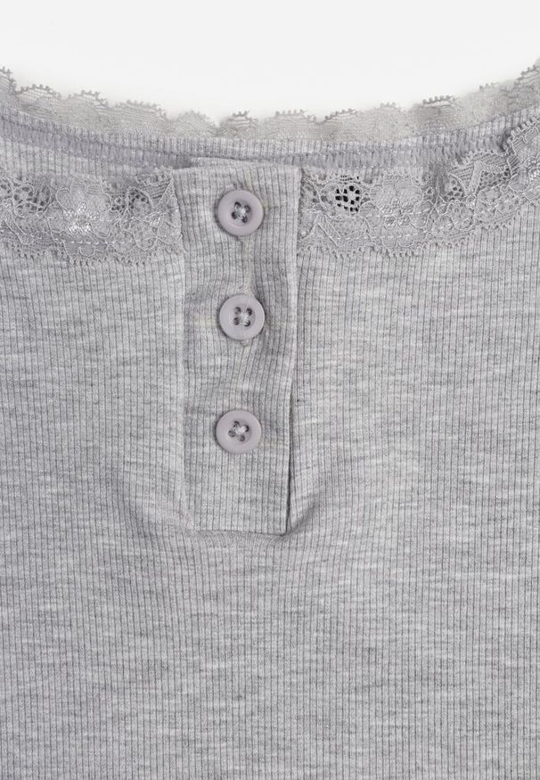 Renee - Szary Bawełniany Top z Koronką i Guzikami przy Dekolcie Berinde. Okazja: na co dzień. Kolor: szary. Materiał: bawełna, koronka. Wzór: koronka. Styl: casual, elegancki