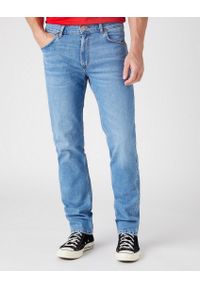 Wrangler - WRANGLER GREENSBORO MĘSKIE SPODNIE JEANSOWE MID TERM W15QHR18Y