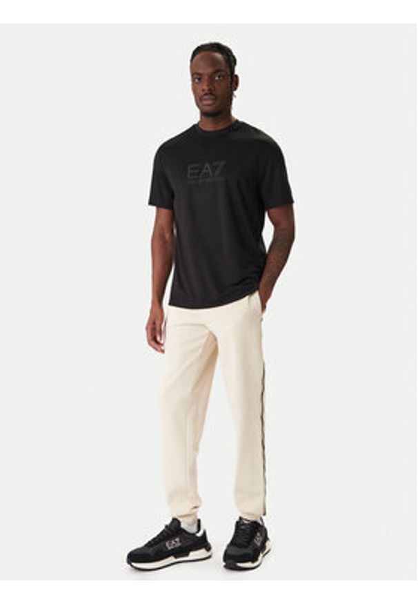 EA7 Emporio Armani T-Shirt 7M001358 AF13862 UC001 Czarny Slim Fit. Kolor: czarny. Materiał: syntetyk
