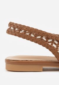 Renee - Brązowe Baleriny Slingback z Plecionki ze Szpiczastym Noskiem Eupheleta. Nosek buta: szpiczasty. Zapięcie: bez zapięcia. Kolor: brązowy. Wzór: haft. Styl: boho #4