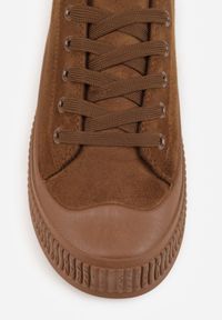 Renee - Brązowe Trampki z Imitacji Zamszu na Żłobionej Podeszwie Nivenatia. Kolor: brązowy. Materiał: zamsz. Styl: elegancki #8