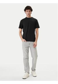 Guess T-Shirt M6RI62 JR06K Czarny Regular Fit. Kolor: czarny. Materiał: bawełna #5
