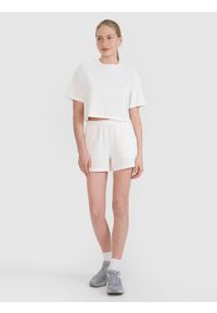 4f - 4F T-shirt crop top z waflowej dzianiny damski - biały L. Okazja: na co dzień. Kolor: biały. Materiał: dzianina. Długość rękawa: krótki rękaw. Długość: krótkie. Wzór: kratka, haft. Styl: sportowy, casual