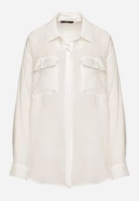 Born2be - Jasnobeżowa Koszula z Modalem i Ozdobnymi Kieszeniami Mavisene. Okazja: na co dzień. Kolor: beżowy. Materiał: jeans. Styl: klasyczny, elegancki, casual