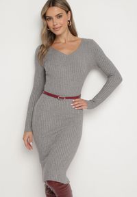Born2be - Szara Prążkowana Sukienka z Wełną i Kaszmirem o Dopasowanym Kroju z Dekoltem w Serek Vaimanae. Okazja: na co dzień. Typ kołnierza: dekolt w serek. Kolor: szary. Materiał: wełna, prążkowany, kaszmir. Długość rękawa: długi rękaw. Sezon: zima, jesień. Typ sukienki: dopasowane. Styl: casual #4