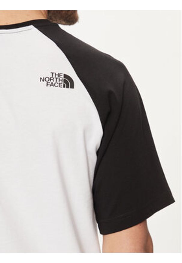 The North Face T-Shirt Easy NF0A87N7 Biały Regular Fit. Kolor: biały. Materiał: bawełna