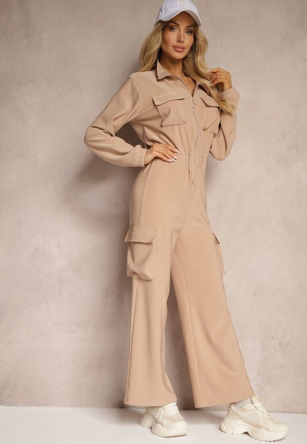 Renee - Ciemnobeżowy Kombinezon w Stylu Utility Taliowany Liarael. Okazja: na co dzień. Kolor: beżowy. Materiał: tkanina. Styl: casual, elegancki