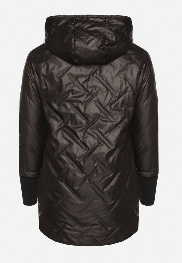 Born2be - Czarna Kurtka Pikowana z Odpinanym Kapturem z Dłuższym Tyłem Rivselia. Okazja: na co dzień. Kolor: czarny. Materiał: tkanina. Długość: długie. Wzór: aplikacja. Sezon: zima. Styl: casual, klasyczny