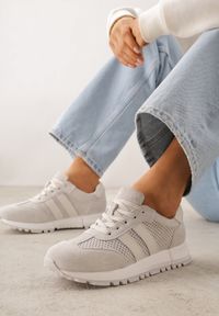 Born2be - Jasnoszare Zamszowe Sneakersy Ozdobione Perforacją i Paskami Semielle. Okazja: na spacer, na co dzień. Zapięcie: pasek. Kolor: szary. Materiał: zamsz. Wzór: aplikacja. Sport: turystyka piesza #1