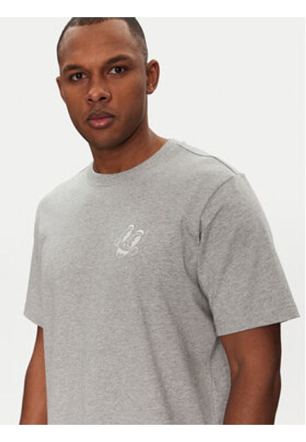 Adidas - adidas T-Shirt JN7031 Szary Loose Fit. Kolor: szary. Materiał: bawełna