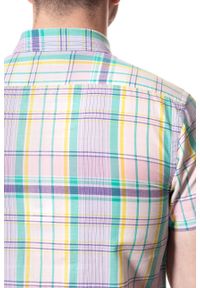 Wrangler - KOSZULA MĘSKA KRÓTKI RĘKAW WRANGLER SS 1PKT BUTTON-DOWN SEA PINK W5944NQWF 112129757. Typ kołnierza: button down. Materiał: bawełna. Długość rękawa: krótki rękaw. Długość: krótkie #10