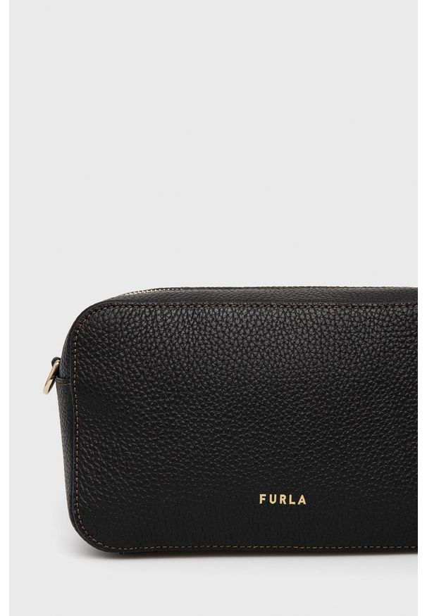 Furla torebka skórzana Primula kolor czarny. Kolor: czarny. Materiał: skórzane. Rodzaj torebki: na ramię