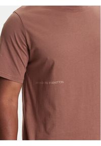 United Colors of Benetton - United Colors Of Benetton T-Shirt 30964M01W Beżowy Regular Fit. Kolor: beżowy. Materiał: bawełna #3