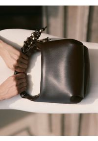 Reserved - Torebka na ramię - ciemnobrązowy. Kolor: brązowy. Materiał: skórzane. Rodzaj torebki: na ramię #1