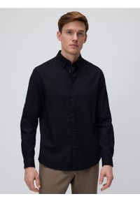 Reserved - Koszula regular z lnem - czarny. Kolor: czarny. Materiał: len