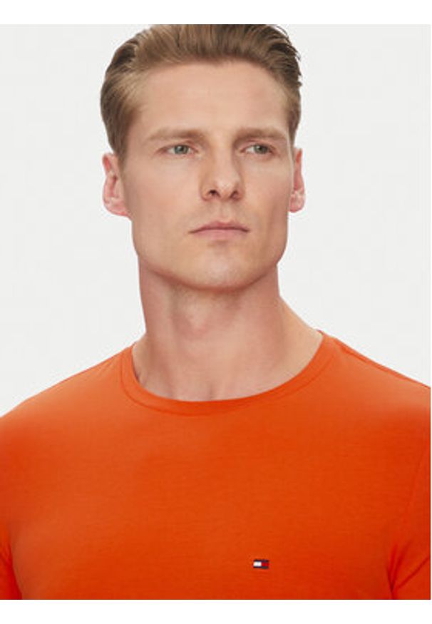 TOMMY HILFIGER - Tommy Hilfiger T-Shirt MW0MW10800 Pomarańczowy Slim Fit. Kolor: pomarańczowy. Materiał: bawełna