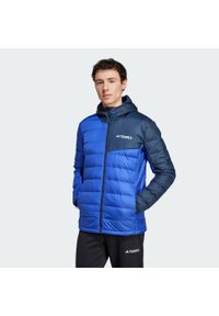Adidas - Kurtka Terrex Multi Light Down Hooded. Kolor: fioletowy, niebieski, wielokolorowy. Materiał: materiał, puch. Sport: turystyka piesza #1