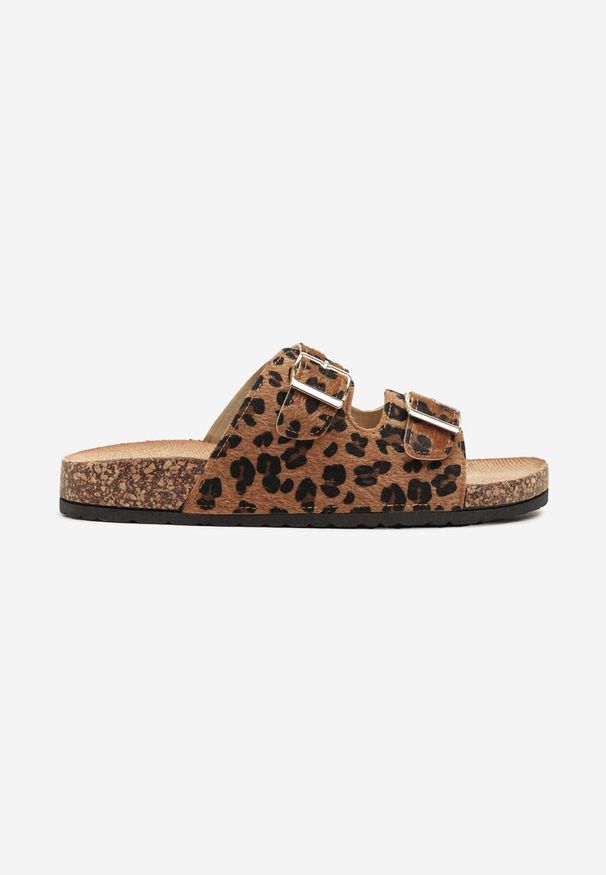 Renee - Panterkowe Klapki na Podeszwie z Imitacji Korka Zdobione Sprzączkami Virlevia. Materiał: jeans. Wzór: aplikacja. Sezon: lato. Styl: boho