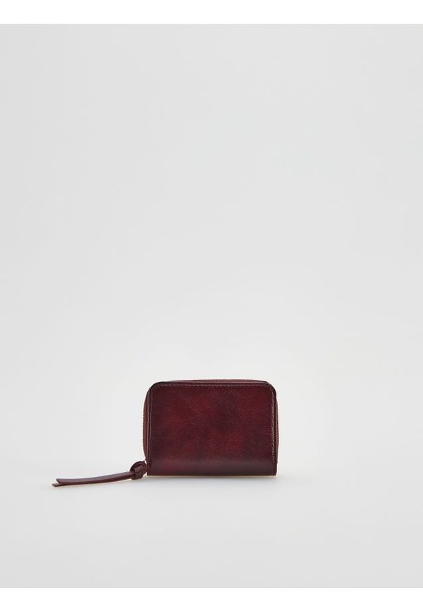 Reserved - Mały portfel z brelokiem - brązowy. Kolor: brązowy