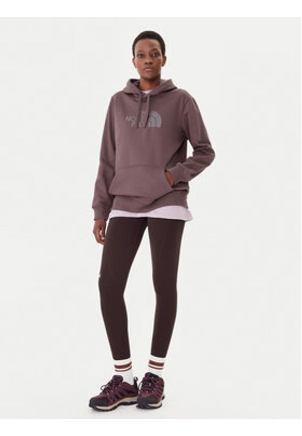 The North Face Bluza Drew Peak NF0A89EH Bordowy Regular Fit. Kolor: czerwony. Materiał: bawełna