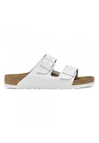 Klapki męskie Birkenstock Arizona. Zapięcie: klamry. Kolor: biały. Materiał: zamsz. Szerokość cholewki: normalna. Sport: turystyka piesza