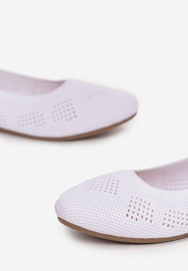 Renee - Białe Ażurowe Balerinki z Okrągłym Noskiem Siotte. Nosek buta: okrągły. Kolor: biały. Wzór: ażurowy