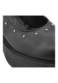 Czarne Półbuty Karino Stylowe Obuwie Damskie Na Obcasie. Okazja: na co dzień. Kolor: czarny. Materiał: skóra. Wzór: aplikacja. Obcas: na obcasie. Styl: elegancki. Wysokość obcasa: średni #6