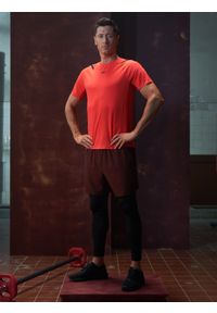4f - Koszulka treningowa regular z materiałów z recyklingu męska 4F x Robert Lewandowski. Kolor: czerwony. Materiał: materiał. Sport: fitness #1
