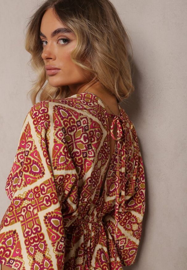 Renee - Fuksjowo-Beżowy Boho Kombinezon z Wiązaniem na Plecach z Gumką w Pasie i Długimi Nogawkami Sopolia. Kolor: różowy. Materiał: skóra. Długość: długie. Styl: boho