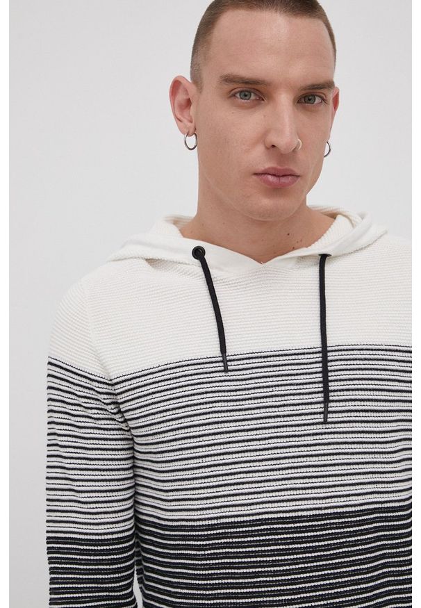 Jack & Jones Sweter bawełniany męski kolor biały. Okazja: na co dzień. Typ kołnierza: kaptur. Kolor: biały. Materiał: bawełna. Długość rękawa: długi rękaw. Długość: długie. Styl: casual