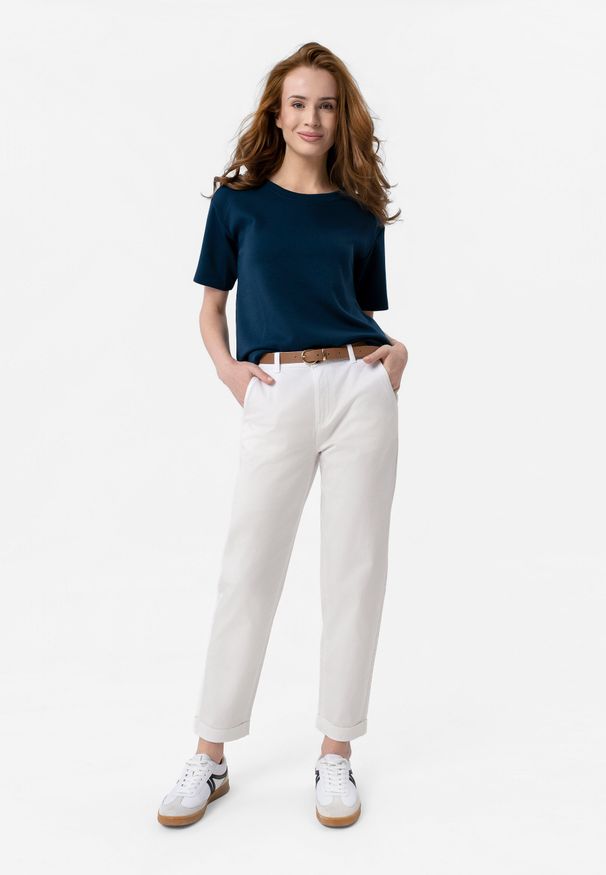 Volcano - Bawełniane spodnie R-LANA. Stan: standardowy. Kolor: biały. Materiał: bawełna. Styl: klasyczny