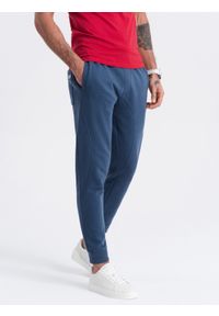Ombre Clothing - Spodnie męskie dresowe typu jogger - granatowe V4 OM-PABS-0173 - XXL. Okazja: na co dzień. Kolor: niebieski. Materiał: dresówka. Wzór: aplikacja. Styl: casual