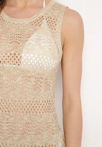 Born2be - Beżowa Dopasowana Sukienka z Ażurowego Materiału Wykończona Metaliczną Nitką Trinesa. Okazja: na wesele, na co dzień, na ślub cywilny, na imprezę. Kolor: beżowy. Materiał: materiał. Wzór: ażurowy. Typ sukienki: proste. Styl: casual, elegancki #2