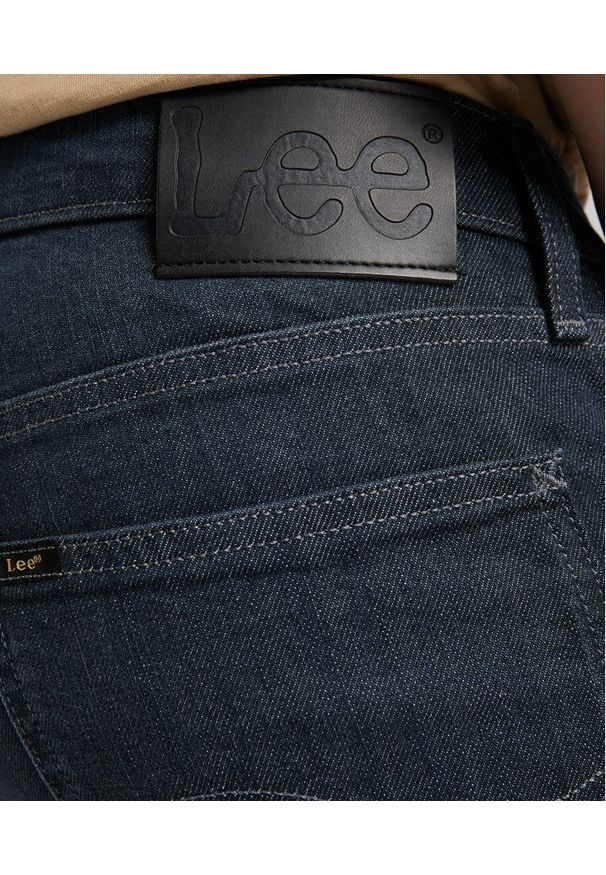 Lee - LEE DAREN ZIP FLY MĘSKIE SPODNIE JEANSOWE DARK SHARK L707TZUN 112145479