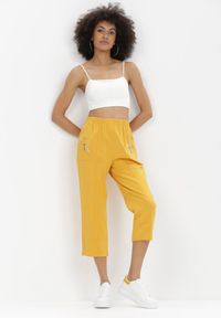 Born2be - Żółte Spodnie Adrasacia. Kolor: żółty. Materiał: tkanina. Wzór: aplikacja. Styl: sportowy #3