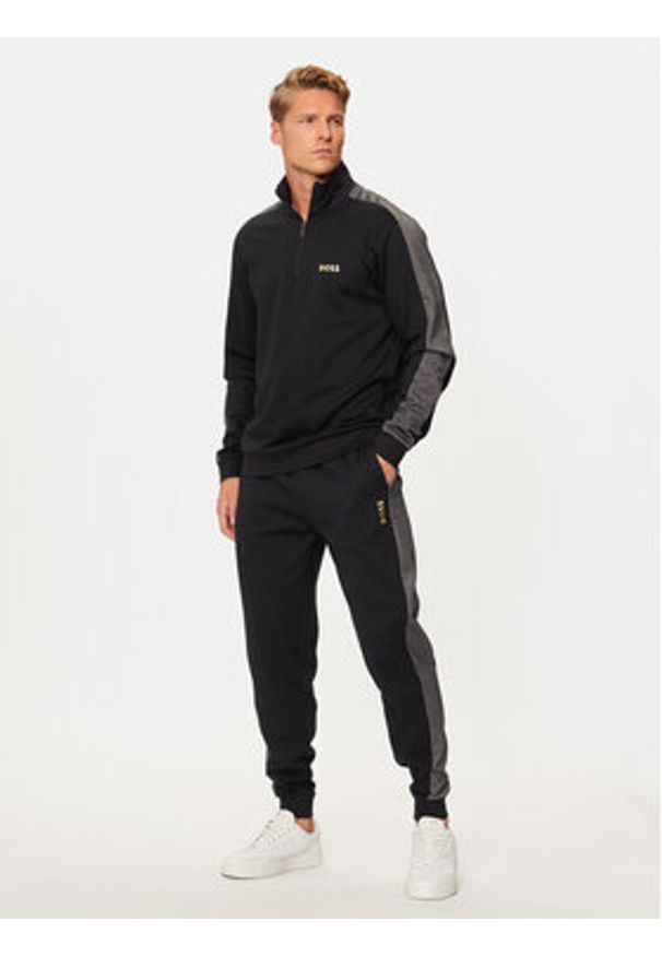 BOSS - Boss Spodnie dresowe 50527552 Czarny Regular Fit. Kolor: czarny. Materiał: bawełna, syntetyk