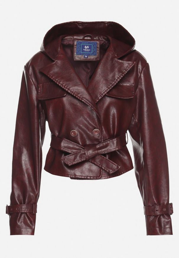 Born2be - Bordowa Krótka Kurtka Typu Trencz z Imitacji Skóry z Kapturem i Wiązanym Paskiem Nilianiela. Okazja: na co dzień. Typ kołnierza: kaptur. Kolor: czerwony. Materiał: skóra. Długość: krótkie. Wzór: paski. Styl: casual, klasyczny, elegancki