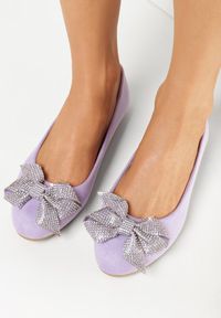 Born2be - Fioletowe Balerinki z Kokardką Zdobioną Cyrkoniami Shilliom. Kolor: fioletowy. Wzór: aplikacja #1